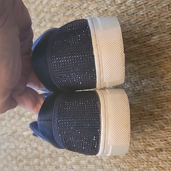 GUESS blue suede shoes with rhinestones.  Very good condition size 8M. - Picture 4 of 9